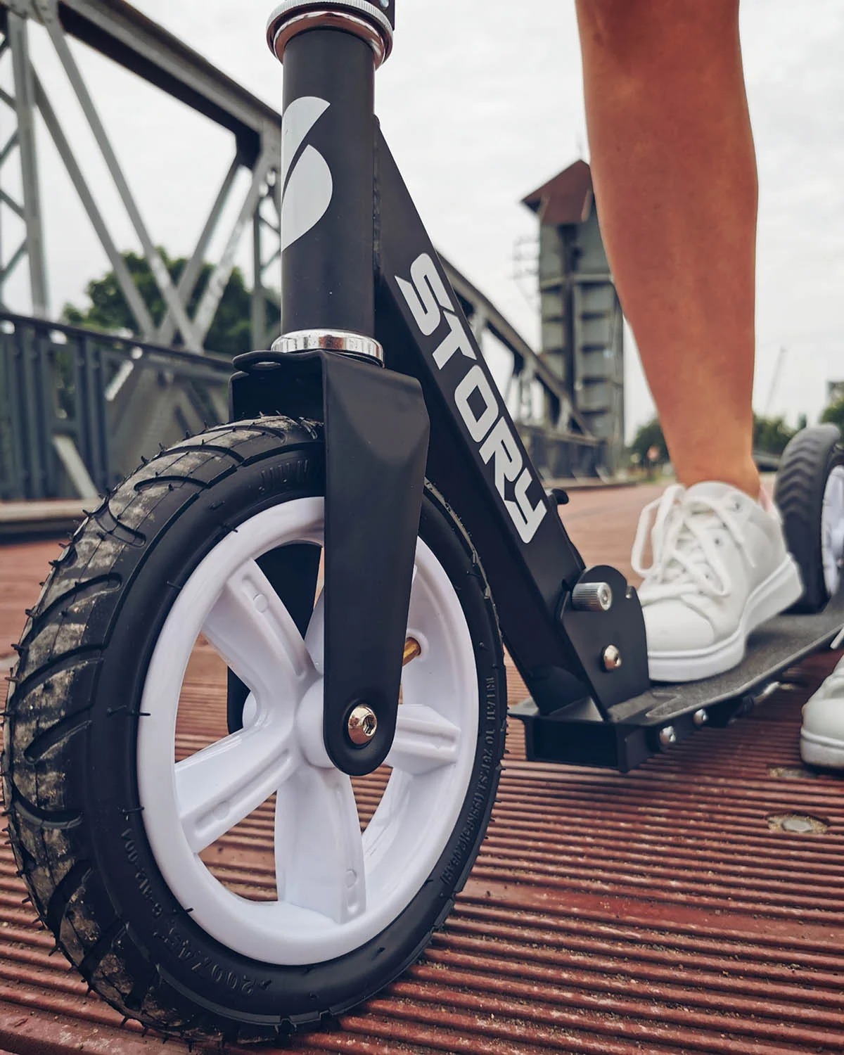 Story Civic Comfort Air-wheels Taitettava Kick Scooter
