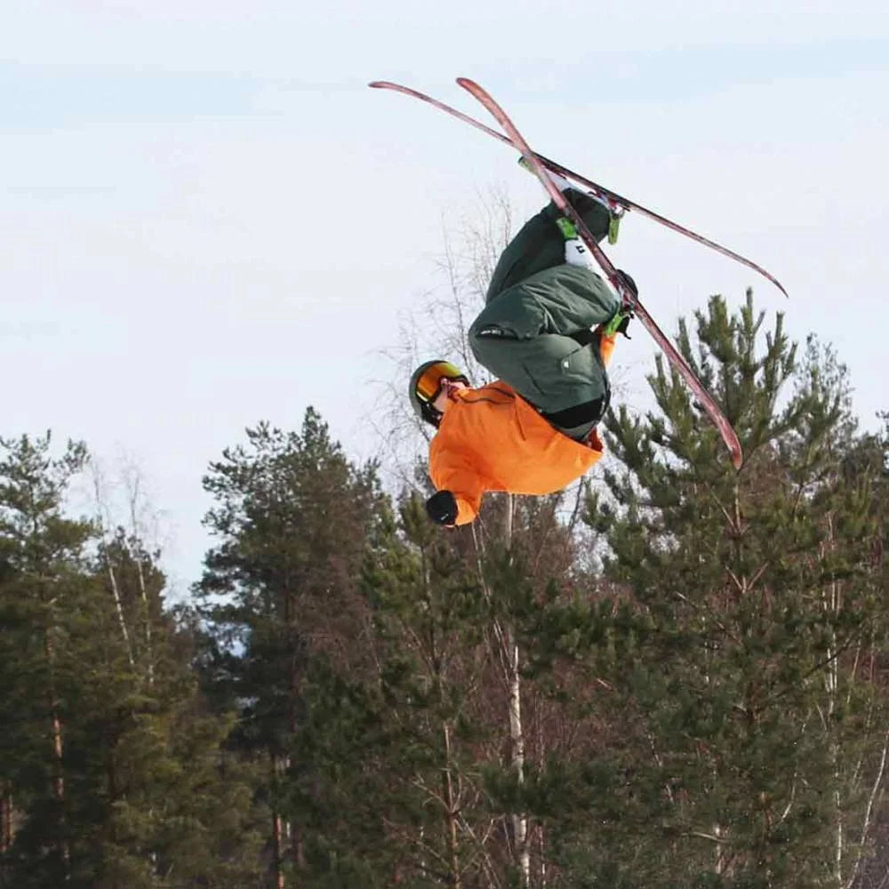NKX Nomad Lumikelkkakypärä