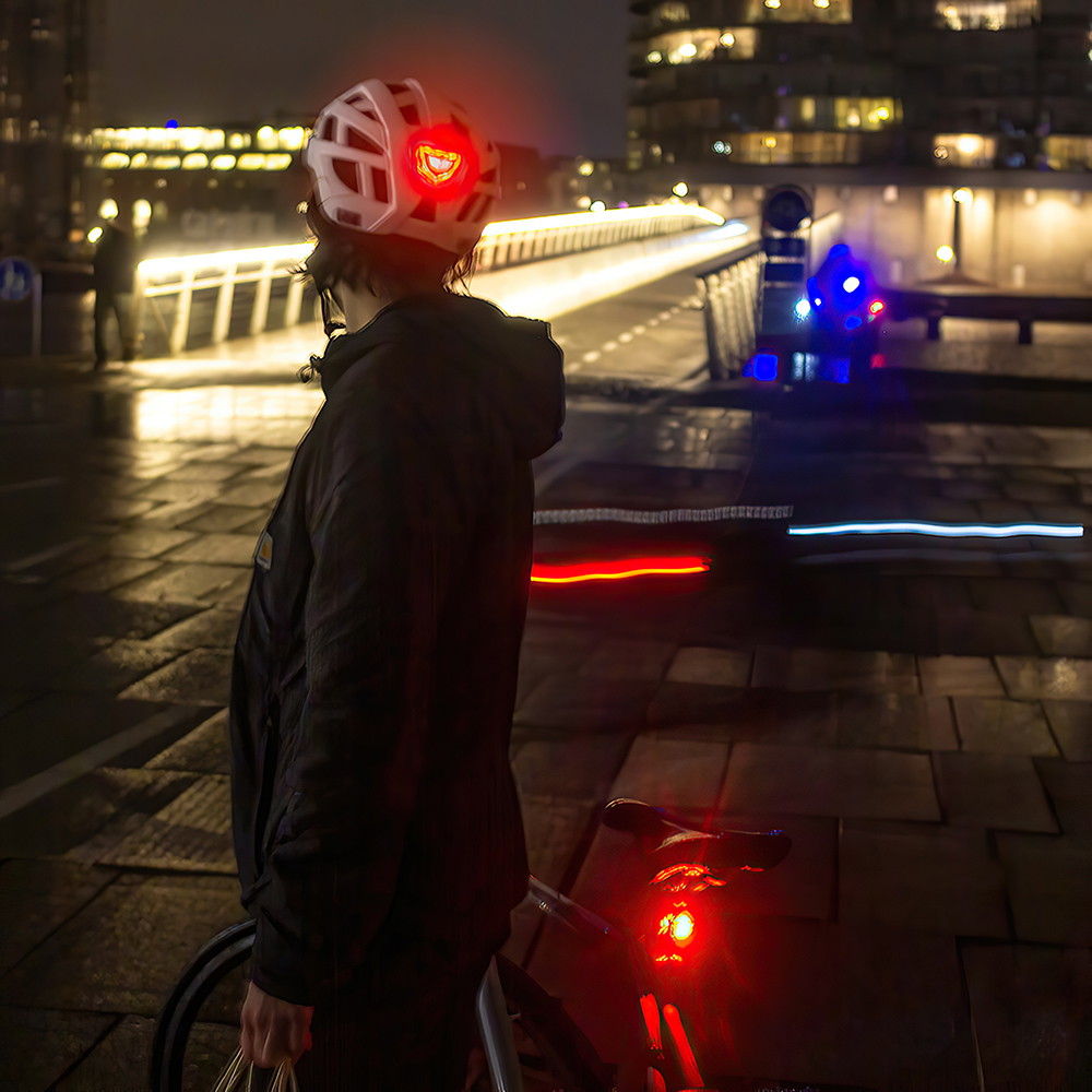 NKX City LED Polkupyöräkypärä sisäänrakennetulla valolla