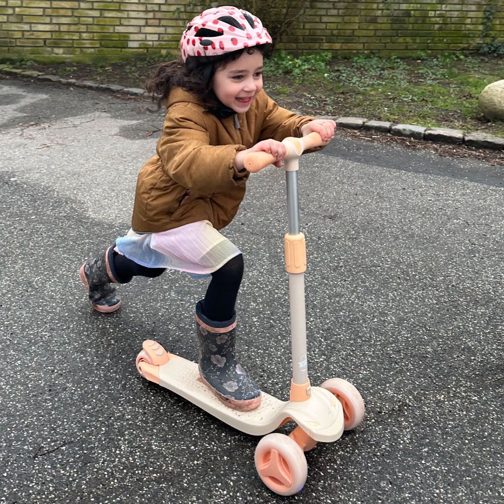 Story Mini Friends LED deluxe 3-pyöräinen lasten trottinette